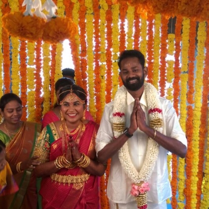 Ramesh Thilak gets hitched to RJ Navalakshmi Ramesh Thilak gets hitched to RJ Navalakshmi