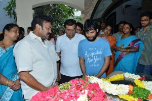 Celebrities Pay Tribute To Gundu Hanumantha Rao