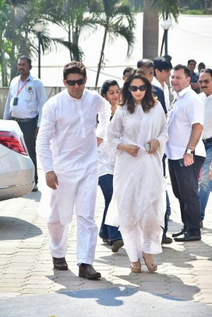 Sridevi's final journey - funeral