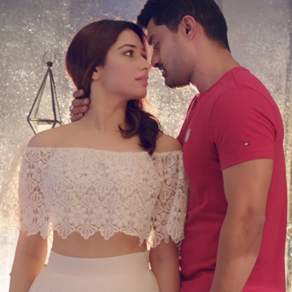 Chiniki Chiniki Song Promo from Naa Nuvve ft. Tamannaah