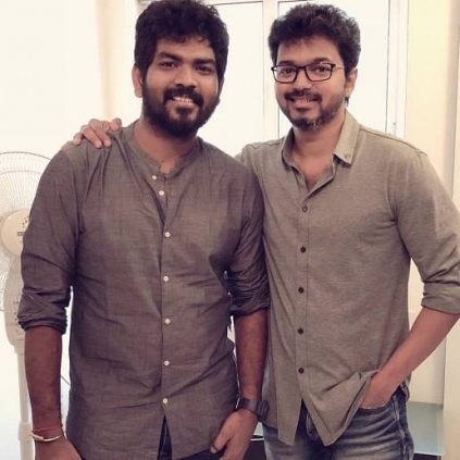 Director Vignesh Shivn meets Thalapathy Vijay