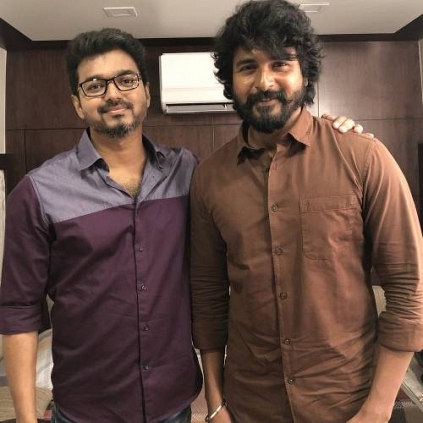 Sivakarthikeyan meets Thalapathy Vijay at Sarkar sets