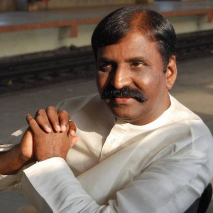 Vairamuthu donates Rs. 5 Lakhs to the Harvard Tamil chair