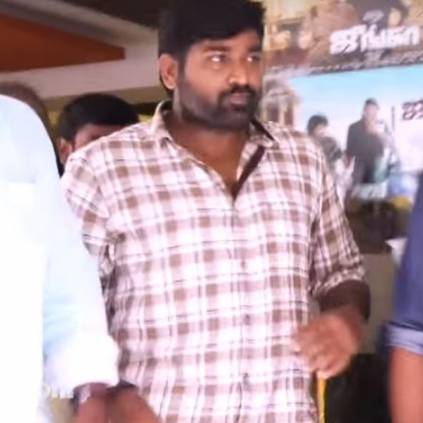 Vijay Sethupathi watches Junga FDFS with fans at Kasi Theater