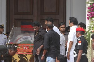 Karunanidhi death: Political leaders and Celebrities pay homage