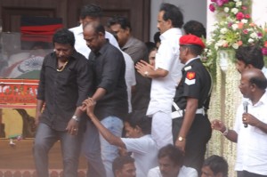 Karunanidhi death: Political leaders and Celebrities pay homage