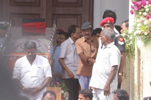 Karunanidhi death: Political leaders and Celebrities pay homage